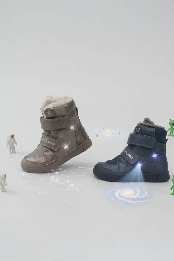 Vízhatlan gyerek bakancsok ée bélelt csizmák