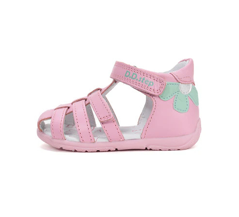 D.D.Step kislány zárt szandál mutatós virág rátéttel G111-61400B