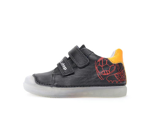 D.D.Step kisfiú bőr cipő S049-61886 grafit szürke színben piros focilabda mintával és extra orrvédelemmel