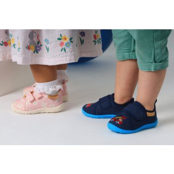 Kisfiú vászoncipők