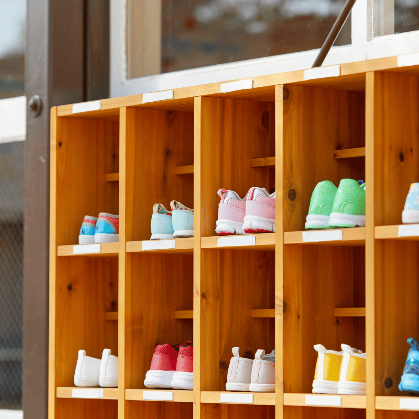 Milyen a jó kisfiú sportcipő? – Szempontok a láb egészséges fejlődéséhez